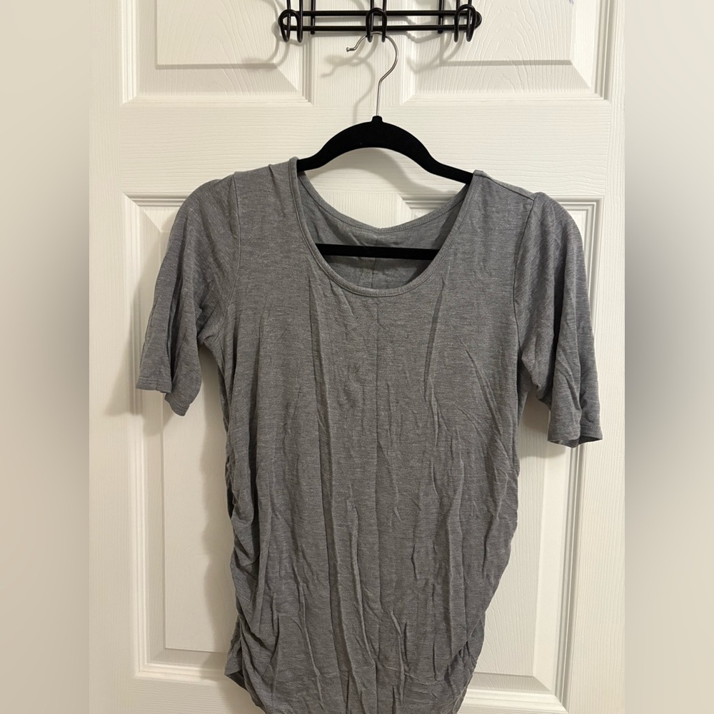 🤰🩶 A Glow Heather Gray Maternity Top – Women’s Small 🩶🤰